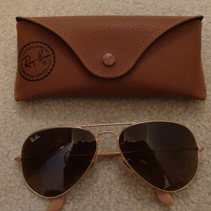 Ray Ban Aviator Sunglasses - LIKE NEW!